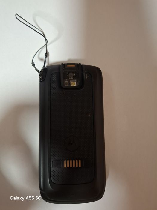 Телефон Моторола ES400 без батерия.