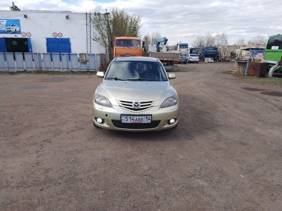 Продам автомобиль Мазда 3.