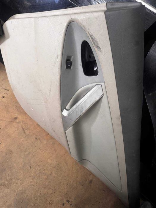 Обшивка двери, дверные карты Камри 40, 45