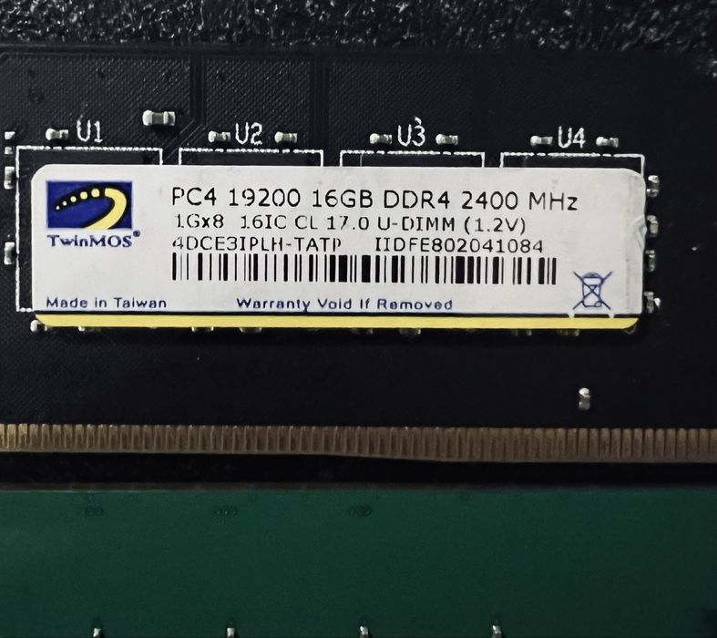 Оперативки разные DDR4 читайте описание!
