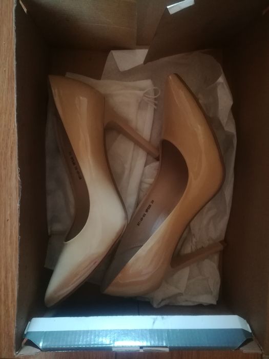 Обувь женская разнообразная