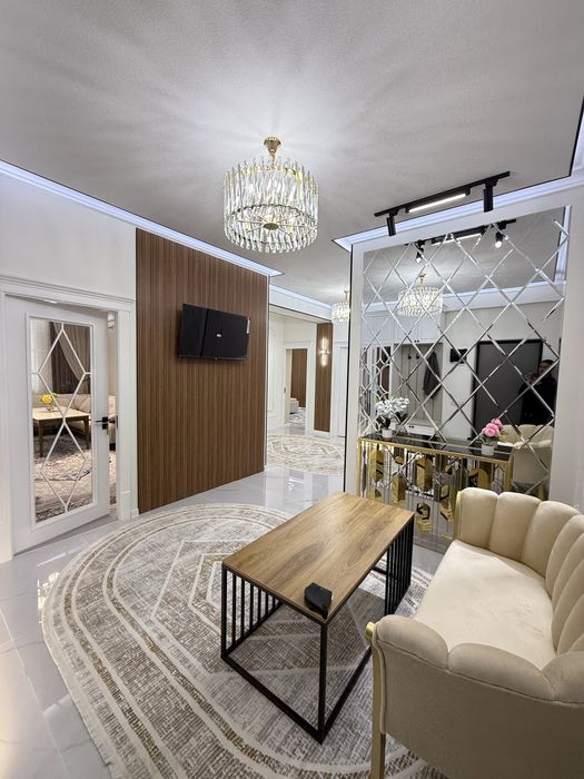 Bogishamol city Pavarot Vokzalda joylashgan 3 xona kvartira sotiladi