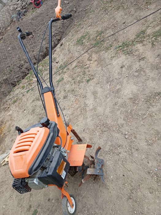 De vinzare moto cultor 5500Rs an stare de funcționare!