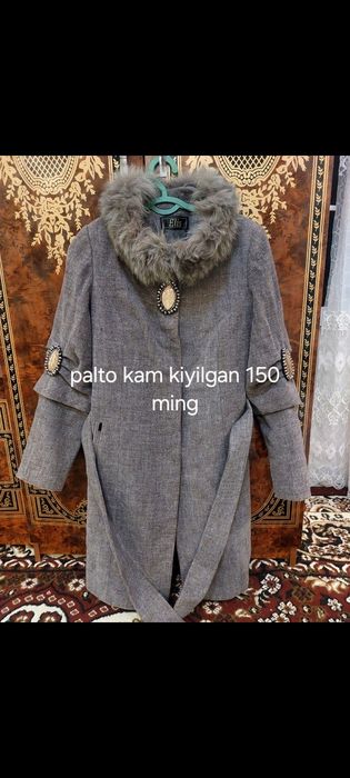 Ayollar paltosi sotiladi