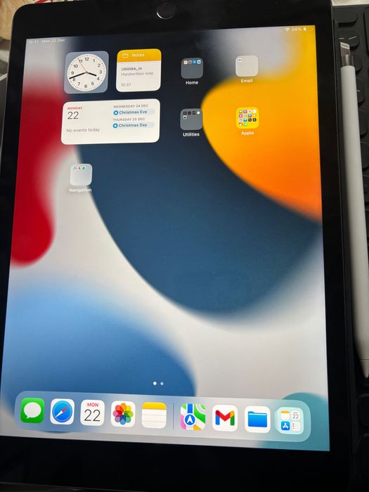 Продавам Ipad 9 с  Pen & Keyboard
