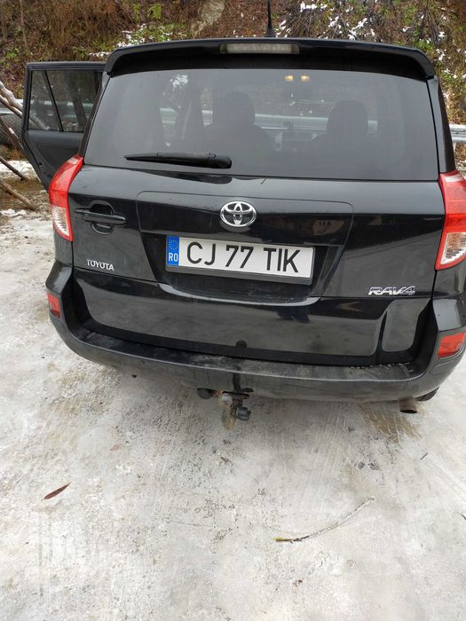 Vând Toyota RAV4