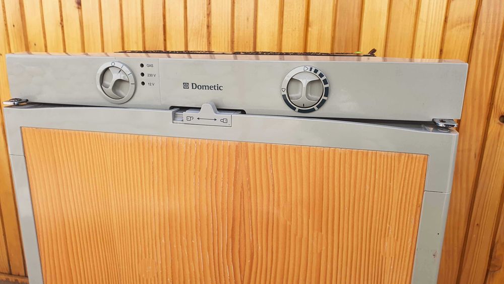 DOMETIC RM 7361L , frigider pe amoniac cu 3 surse : 12v, 220v si gaz