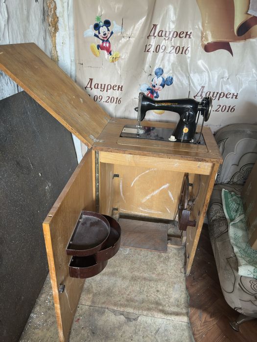 Швейная машинка ножная продам 5000тг срочно