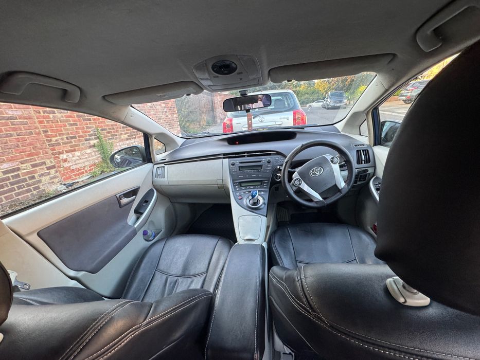 На части Toyota Prius hybrid Тойота Прус хибрид на части 1.8