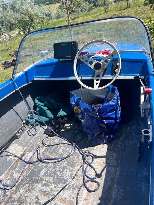 Barcă cu motor 28cp
