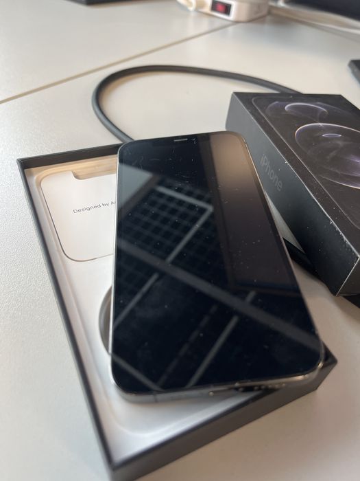 Продам iPhone 12 Pro 256G телефон.