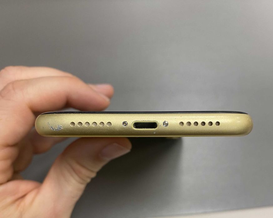 IPhone XR 64GB + Case