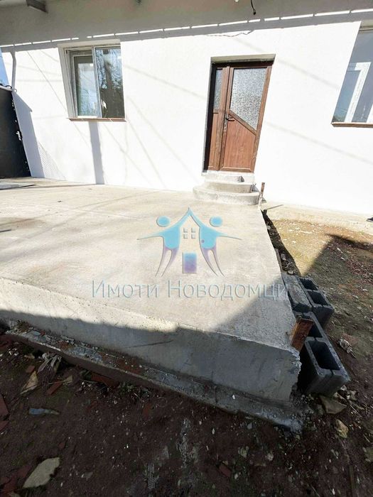 Тухлена самостоятелна къща в гр.Шумен, кв. Куршун чешма