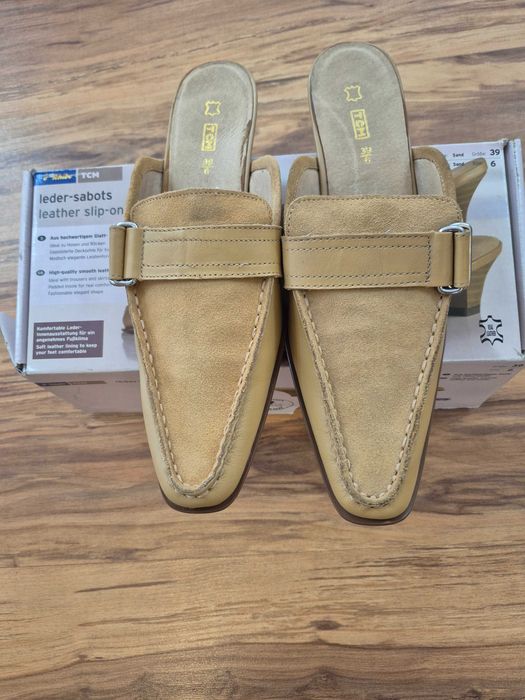 Papuci de dama din piele intoarsa Tcm-marimea39 -5 lei transportul