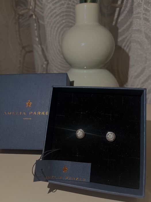 Чисто нови обеци