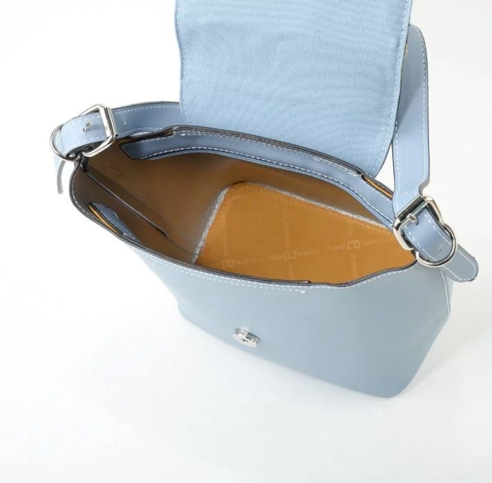 Дамска чанта в синьо David Jones