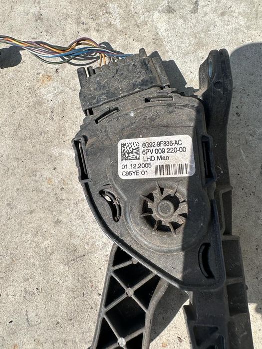 Pedala acceleratie Volvo V70 6G92-9F836-AC