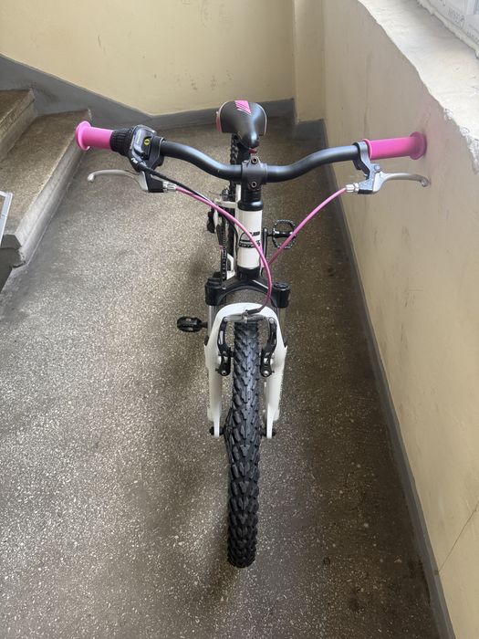 Bicicletă Fete Carrera Luna – Cadru Aluminiu, Schimbător Shimano, Furcă cu Suspensie