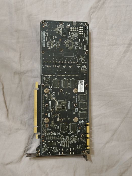 Nvidia Quadro P5000, 16GB GDDR5, 256-bit