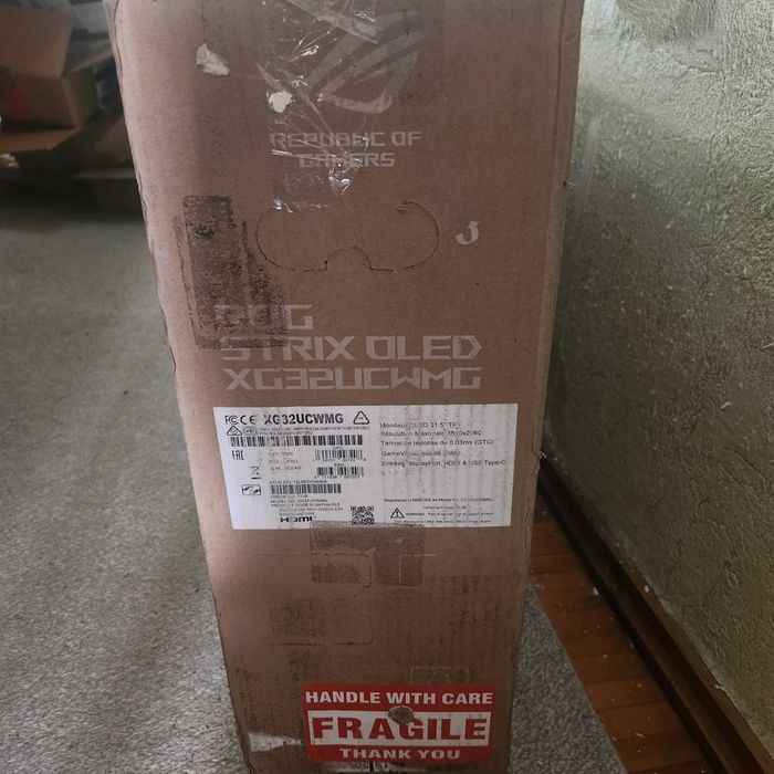 ASUS ROG Strix OLED XG32UCWMG  топовый игровой монитор 4K-OLED