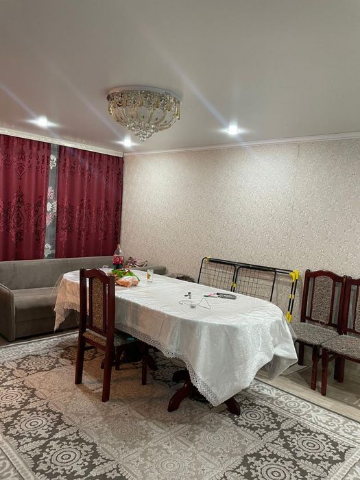 Стол для гостиной.