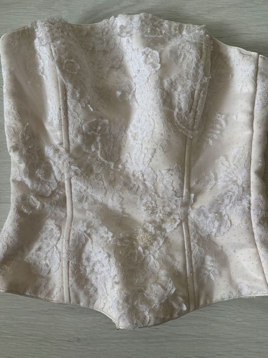 Сватбено Бюстие.