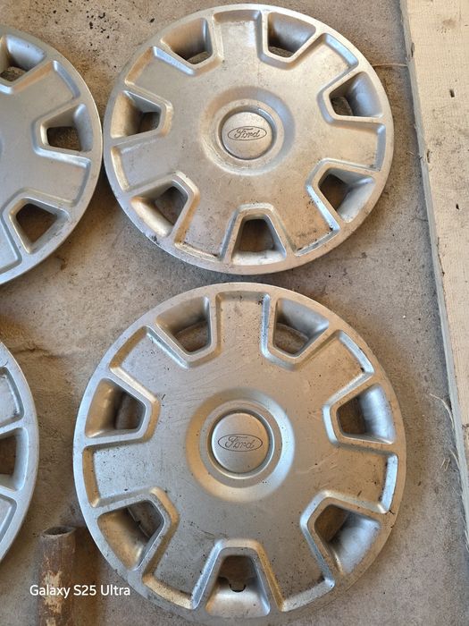 Продавам оригинални тасове 15 цола за Ford Форд