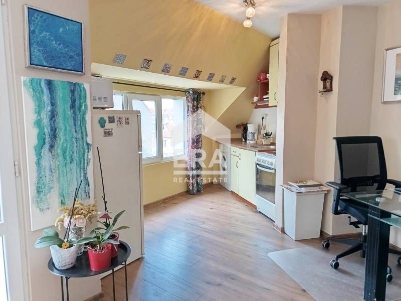 Продава се Тристаен апартамент в Поморие - 102 кв.м за 565 €/кв.м - Снимка #1