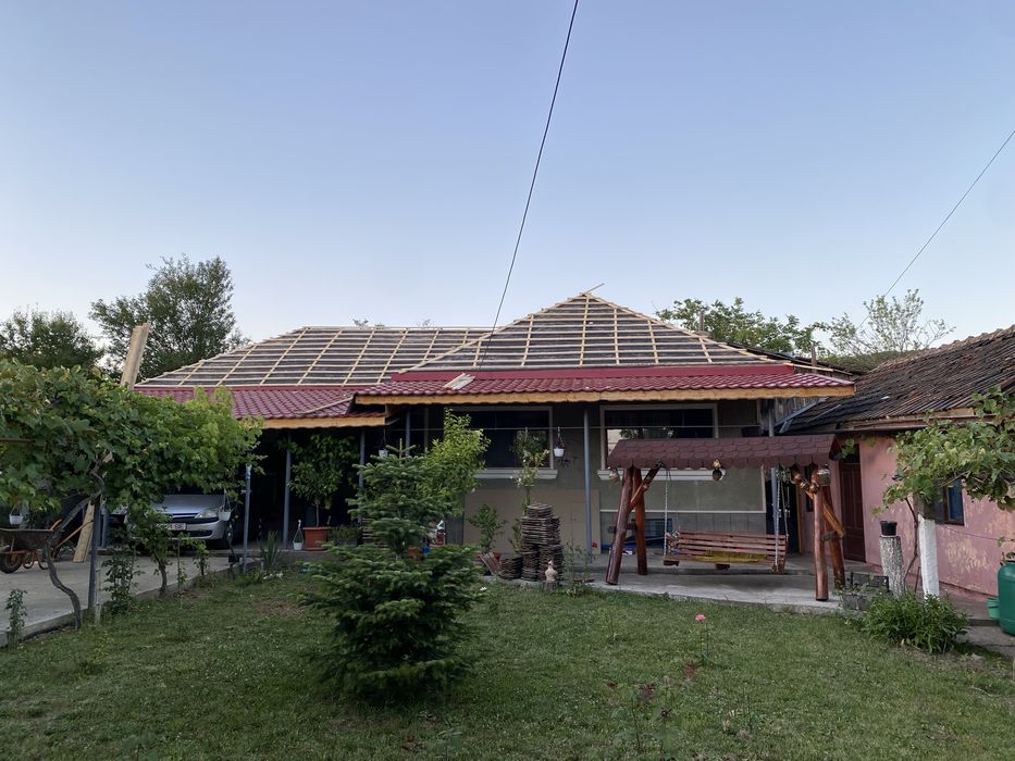 Reparatii acoperisuri tigla metalica dulgherie montaj mansarde terase