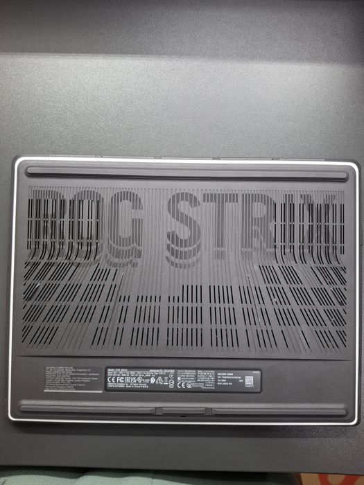 Asus RogStrix G615J  I7-14650HX RTX 5060 16GB Ram