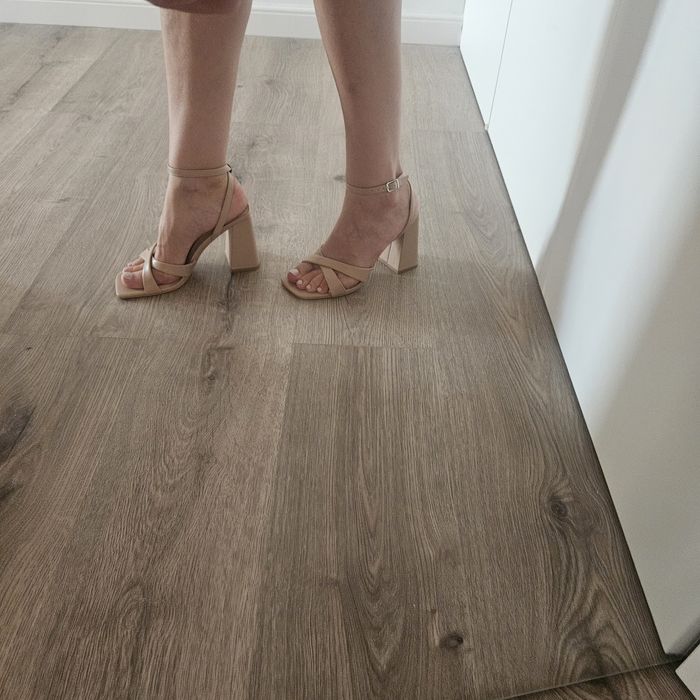 Sandale bej nude 36 toc