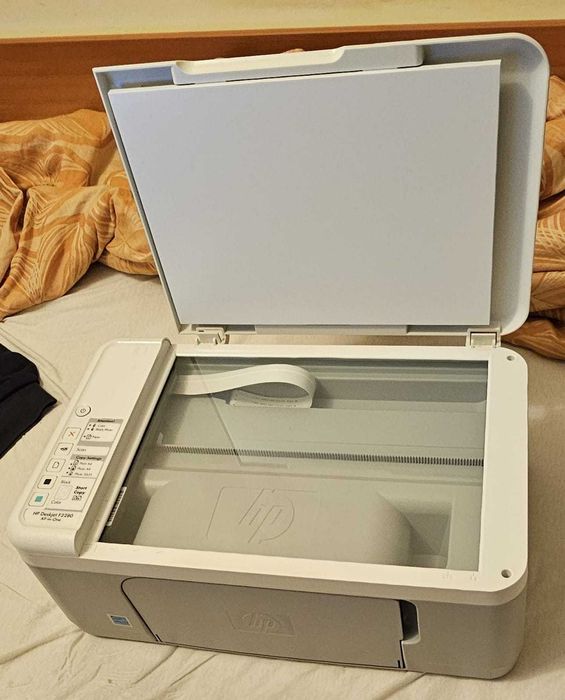Vand Imprimanta multifunctionala HP Deskjet F2280 All-in-One series