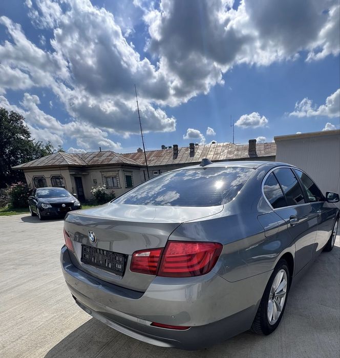 BMW 5 Series 2011 — imagine 4