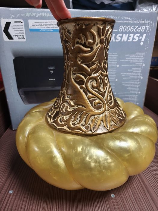 Ваза из пластика