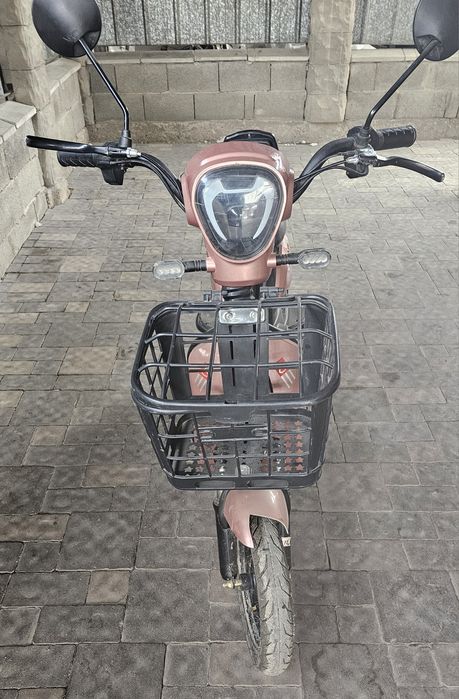 Электроскутер на ходу