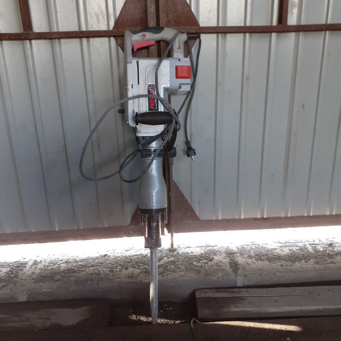 Отбойный молоток 7000 т.