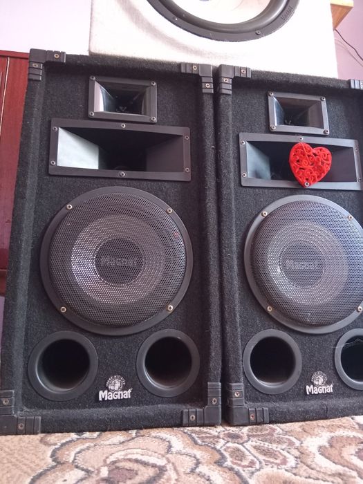 Vand 2 boxe 1 tub de bass