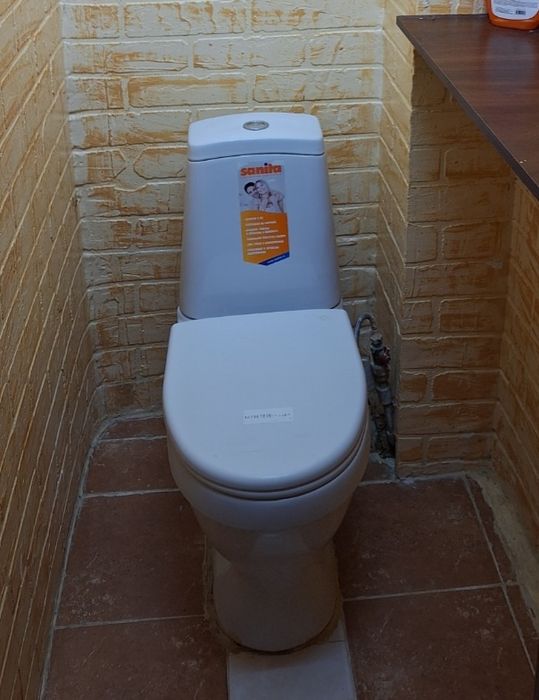 Старый унитаз Sanita 3000 тг.