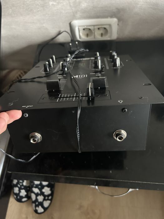 Mixer numark M101