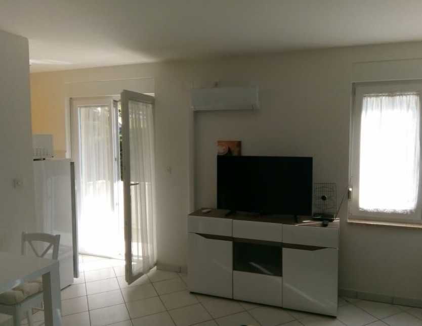 Дава се под наем Едностаен апартамент в Пловдив, Южен - 40 кв.м за 163.2 € - Снимка #1