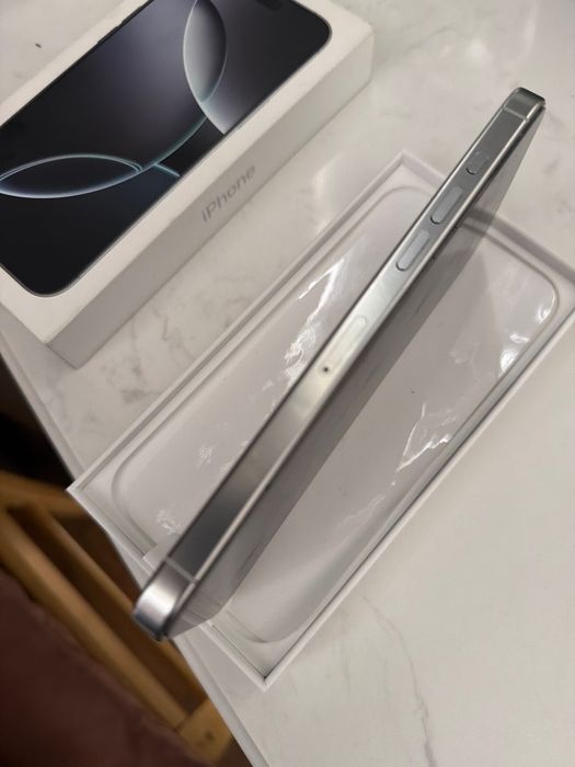 iPhone 16 pro max 1 tr.