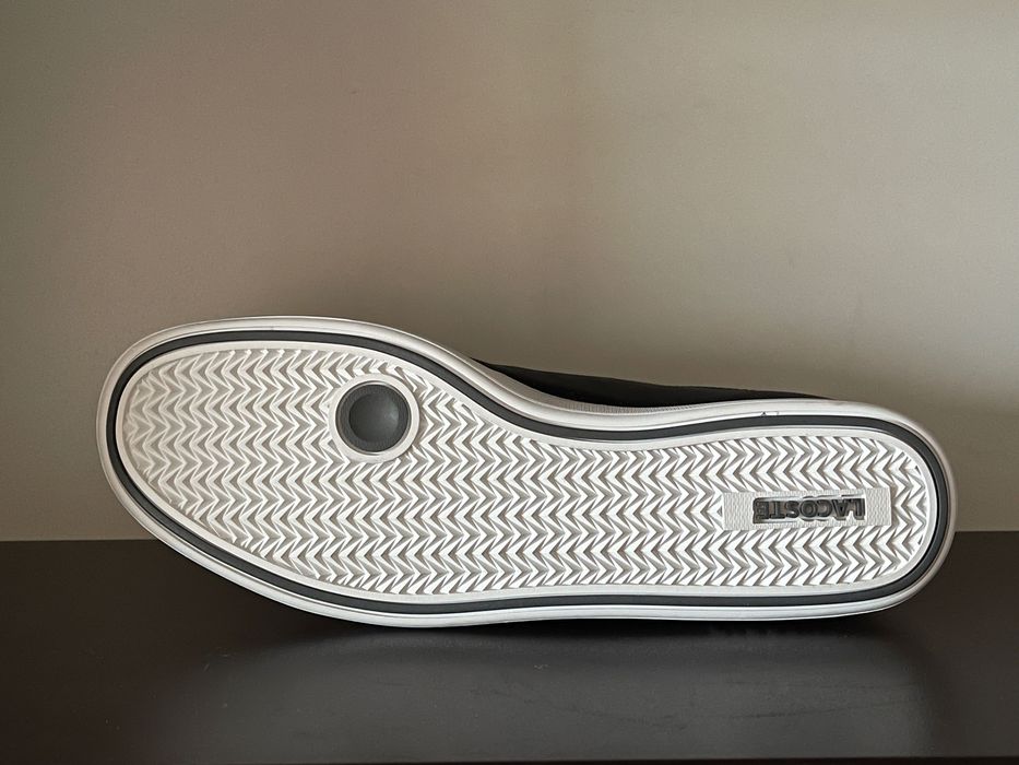 Lacoste Graduate lifestyle Налични 40н 25см Стелка