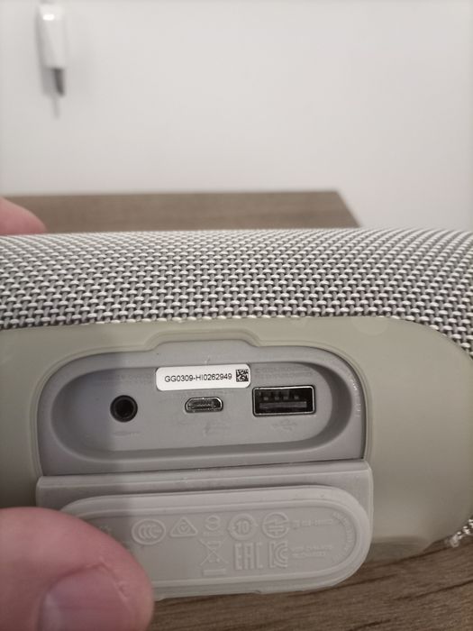 Vând Jbl charge 3