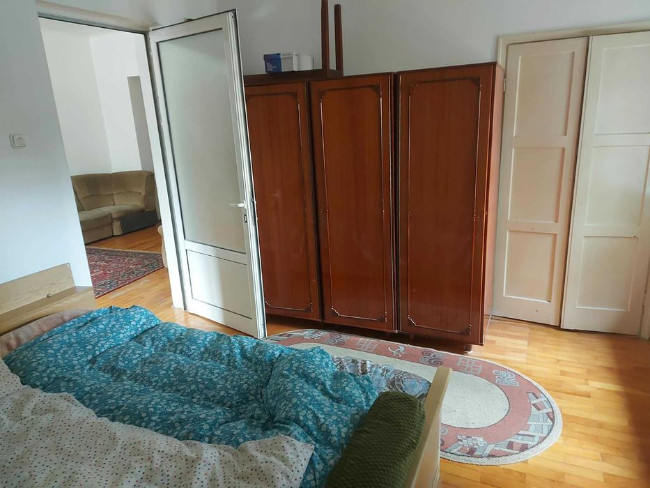De închiriat - Apartament spațios cu 3 camere, 100 mp, parter, str. Nicolae Iorga — fotografia 2