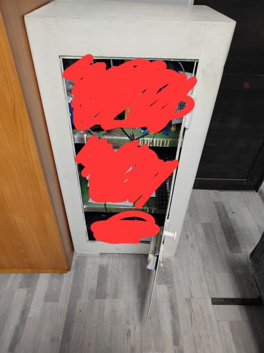 Срочно продаю  сейф