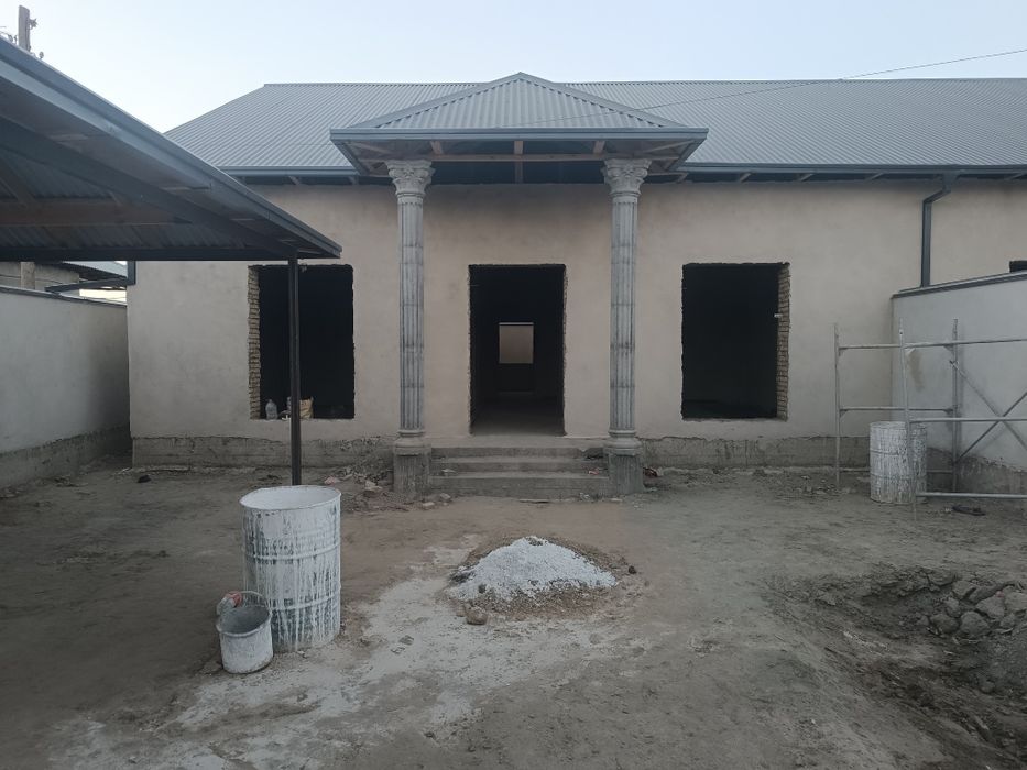 Катеж сотилади 3 соток ор-р мошин бозор КIA автосалон