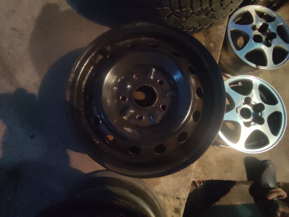 Продам комплект железных дисков