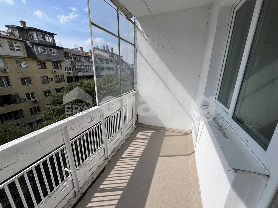 Дава се под наем Четиристаен апартамент в Варна, Лятно кино Тракия - 102 кв.м за 765 € - Снимка #5