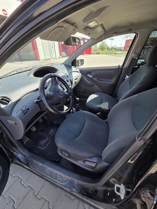 Toyota yaris 2004