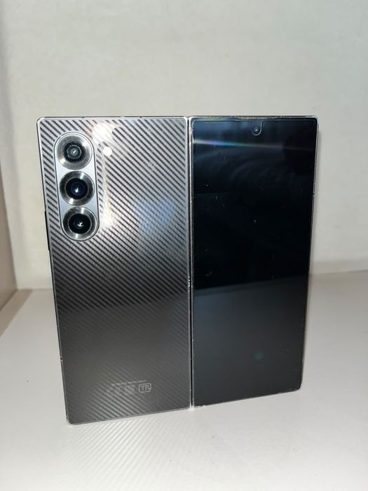 Samsung Z Fold 6